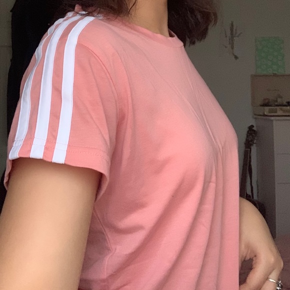 Flattering pink adidas shirt - Picture 3 of 4